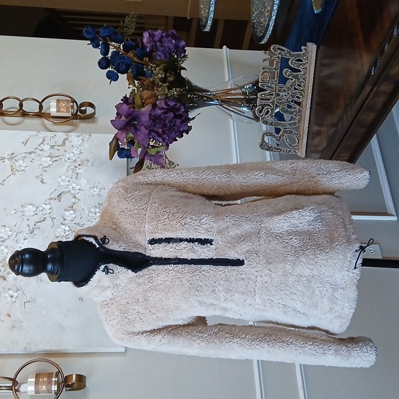 Pink Victoria's Secret Teddy Half Zip Pullover Sweater. Size XS - Picture 10 of 17